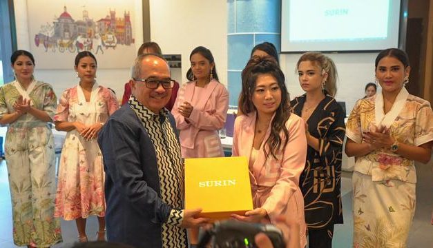 SURIN Breaks into Singapore Fashion Scene!