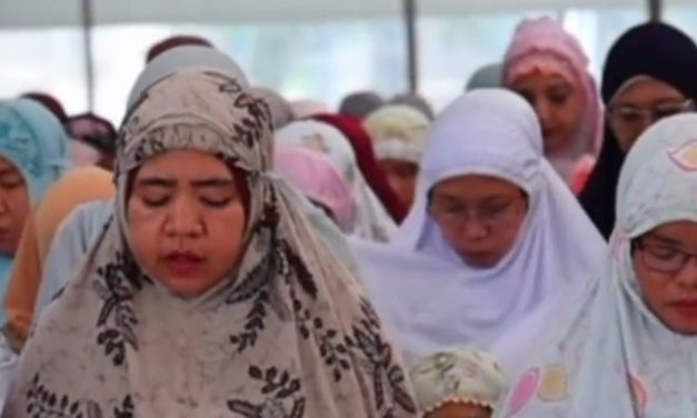 Indonesians in Singapore Come Together for Eid al-Adha Prayer