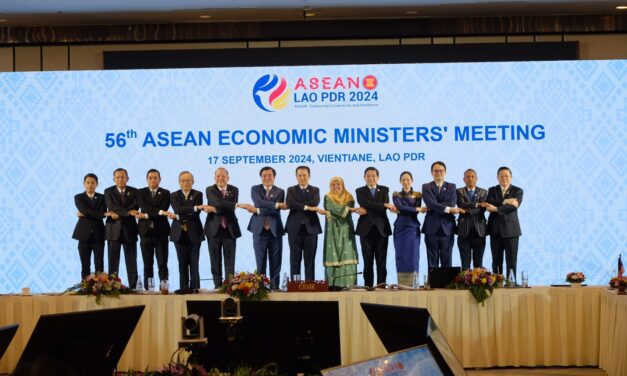 Indonesian Minister Jerry Samuaga Leads Delegation at ASEAN Economic Ministers Meeting in Vientinane