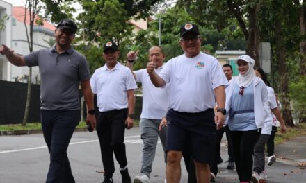 Indonesian Embassy in Singapore Hosts Fun Walk to Celebrate 79th Anniversary of the TNI