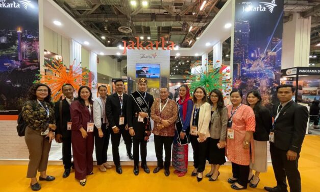 Deputy Indonesian Ambassador to Singapore Inaugurated DKI Jakarta Booth at ITB Asia 2024