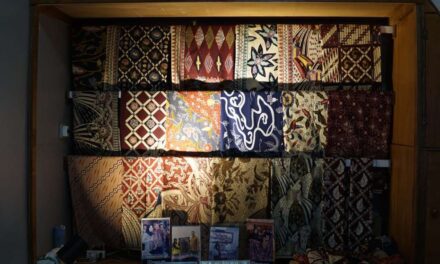 Global Appreciation for Indonesia’s Batik and Woven Fabrics