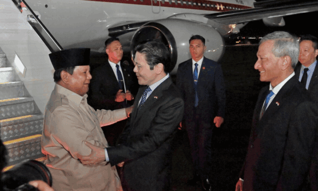 President Prabowo Subianto Makes First State Visit to Singapore as Indonesian Head of State