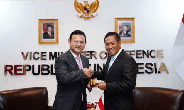 Indonesia and Singapore Strengthened Defence Ties at Indo Defence 2025