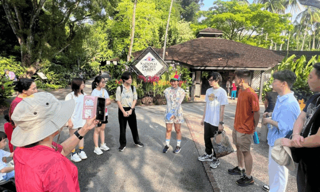 Indonesian Student Leads Birdwatching Walk in Singapore’s Botanic Gardens