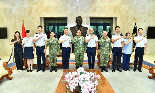Indonesia, Singapore Air Forces Strengthen Ties Through Officer Exchange