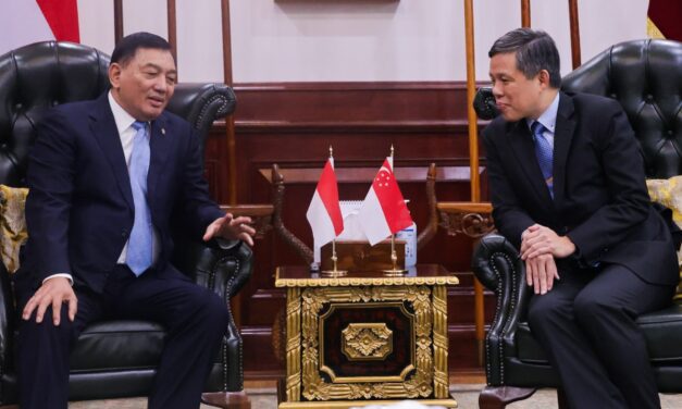 Indonesia and Singapore Defence Ministers Hold Bilateral Talks in Jakarta